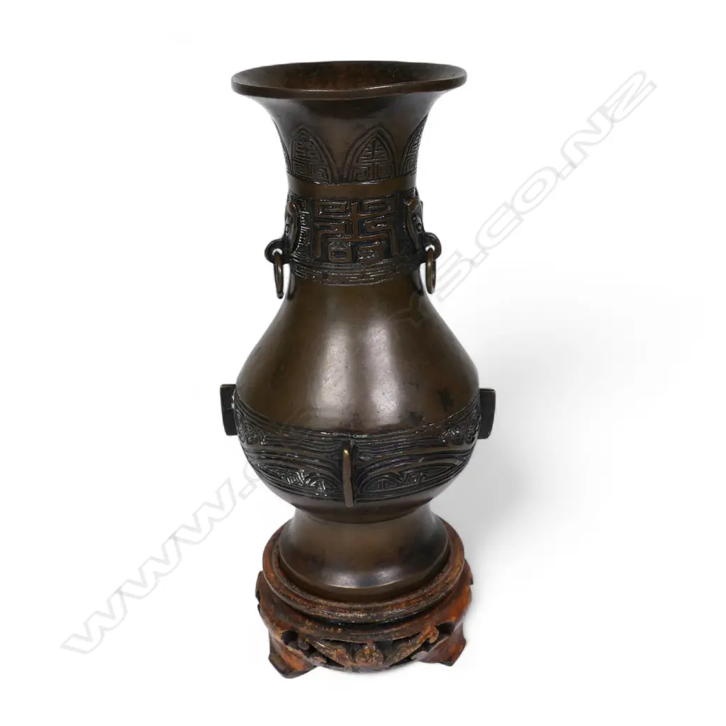 A 19thC Chinese bronze baluster vase, Image 1++