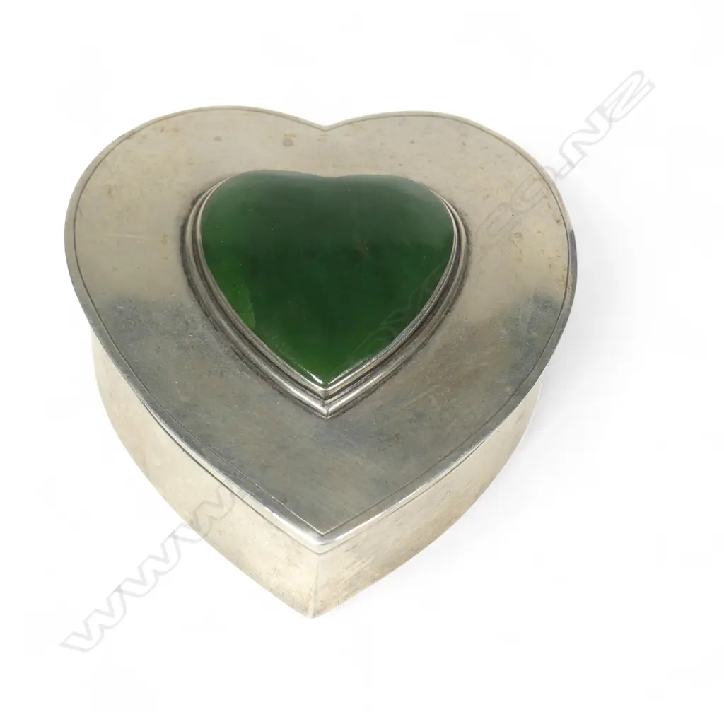 Frank Grady (Wellington) silver and pounamu trinket box, Image 1++