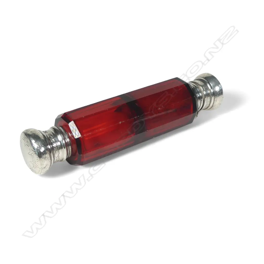A Victorian silver and ruby glass double ended scent bottle, Image 1++