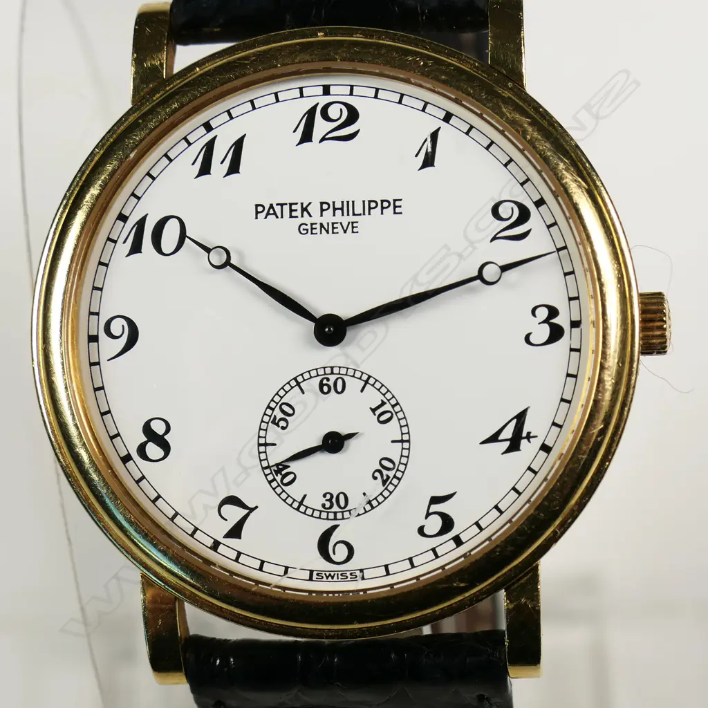 An 18ct gold Patek Philippe 'Calatrava Officier' wristwatch, Image 1++