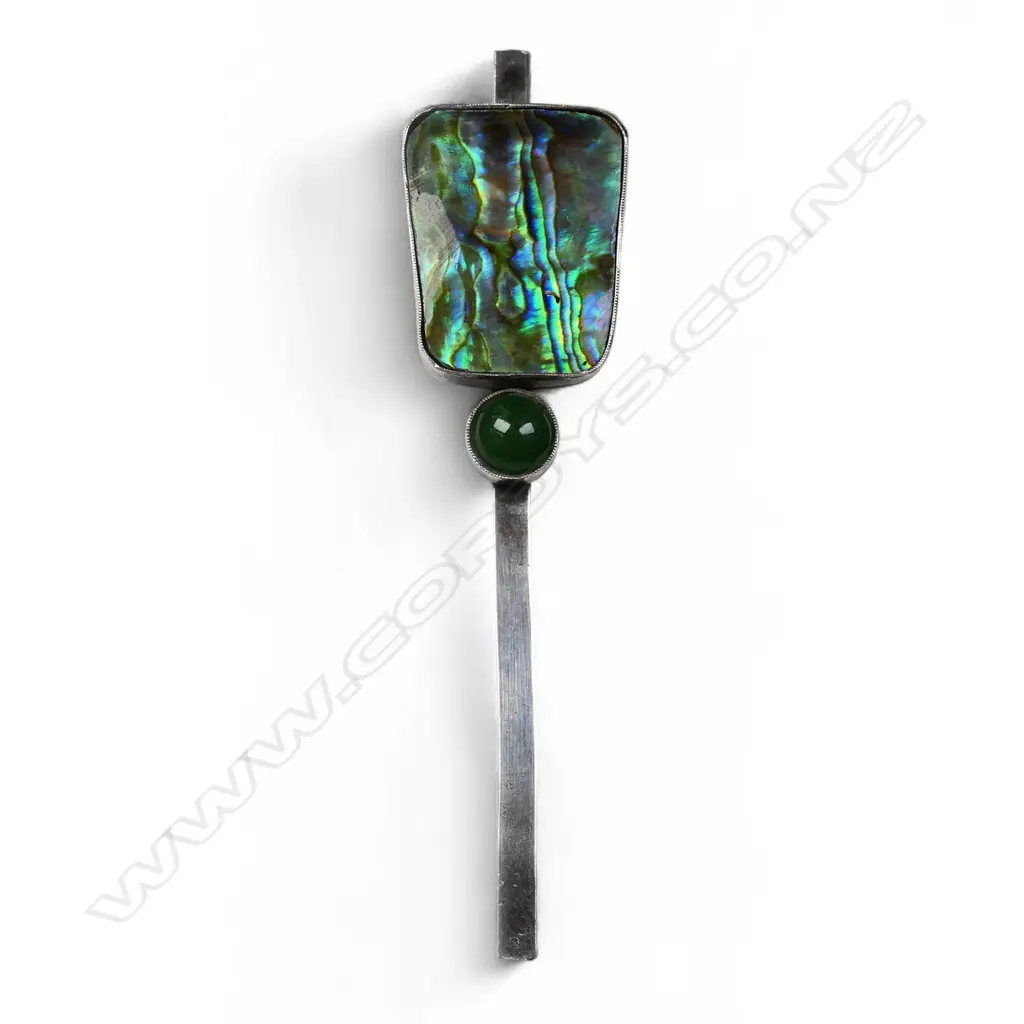 Eleanor Mary Copeland Adkins (NZ.1882-1968) paua and pounamu brooch, Image 1++