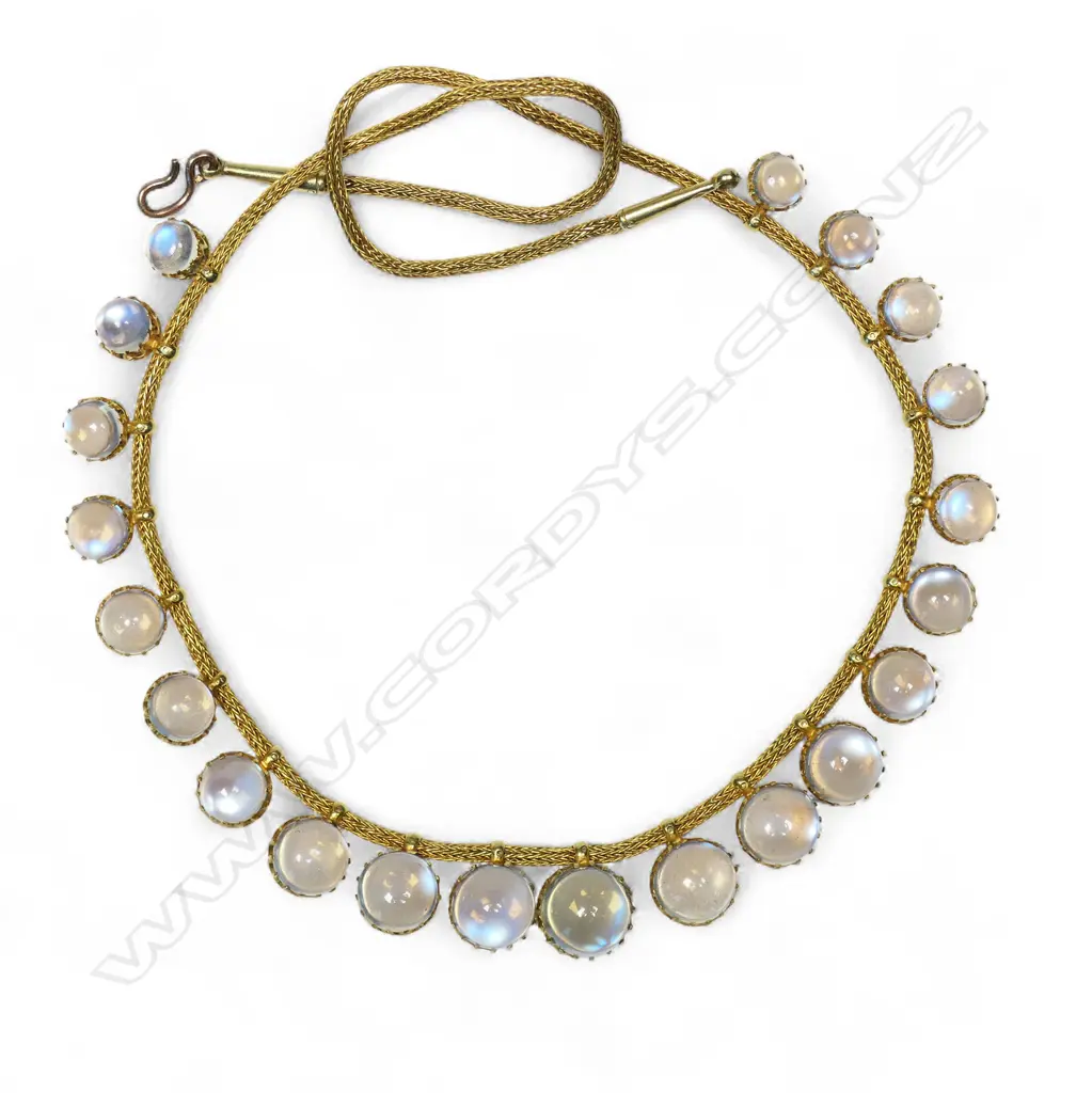 An elegant early 20thC 15ct gold and moonstone necklace, Image 1++