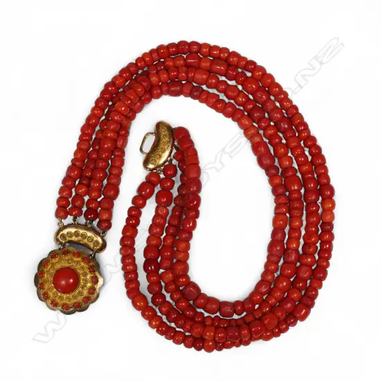 A late 19thC Mediterranean coral necklace with 15ct gold clasp,