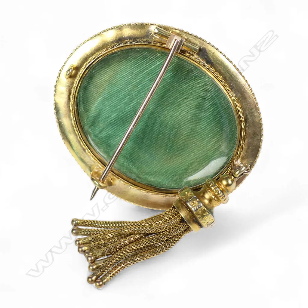 A Victorian 15ct gold flip top floral brooch, Image 1++