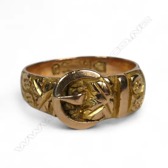 A Victorian 9ct gilded rose gold buckle ring,