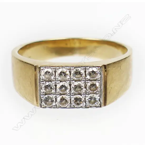 A 9ct gold and diamond ring,