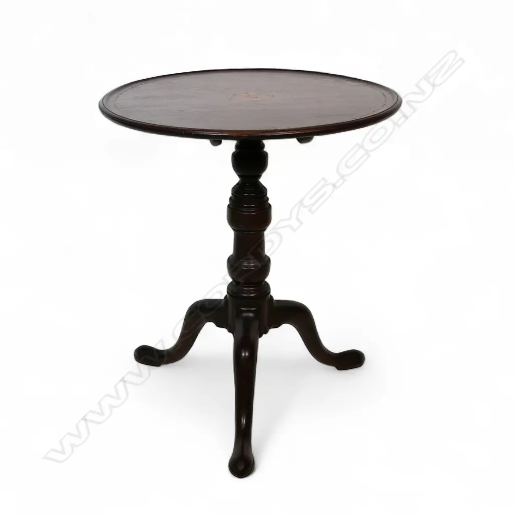 A Georgian mahogany inlaid tilt top wine table, Image 1++