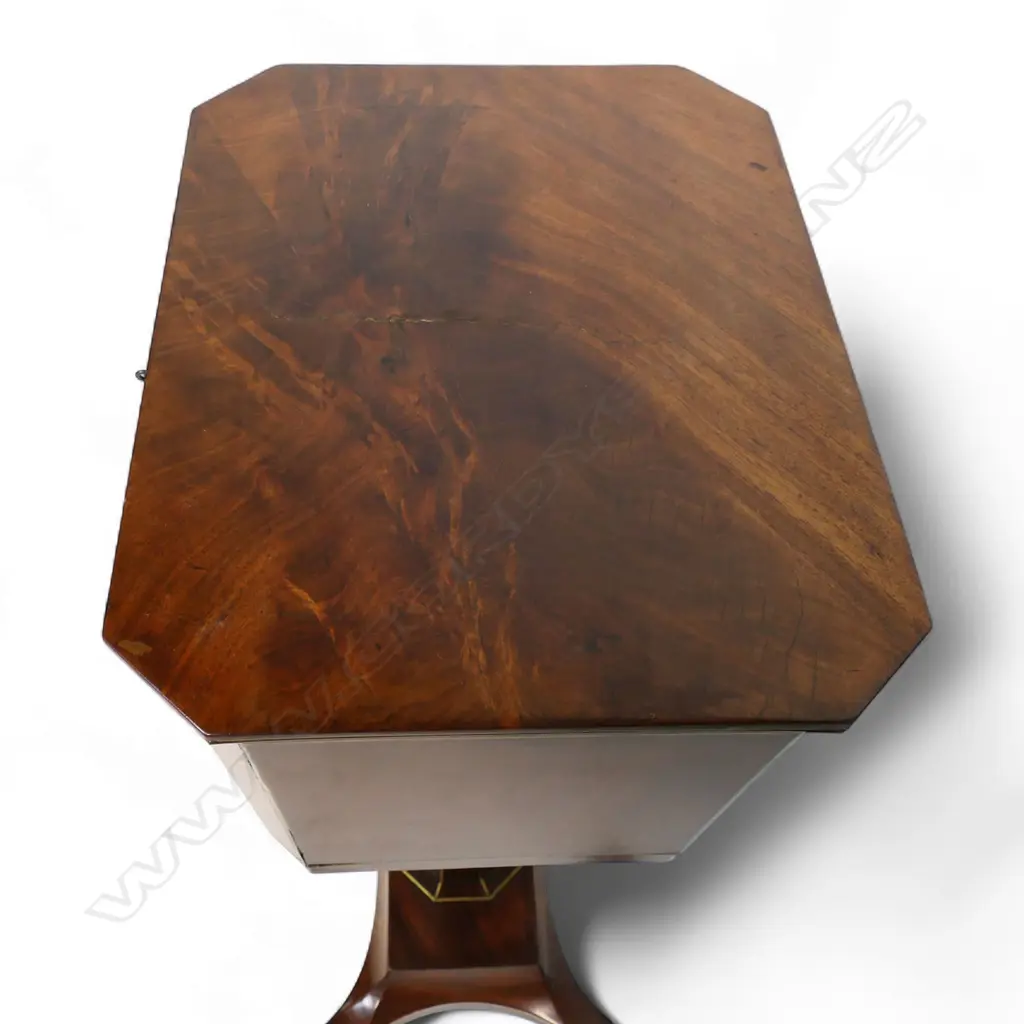 A Regency flame mahogany brass inlaid teapoy, Image 1++