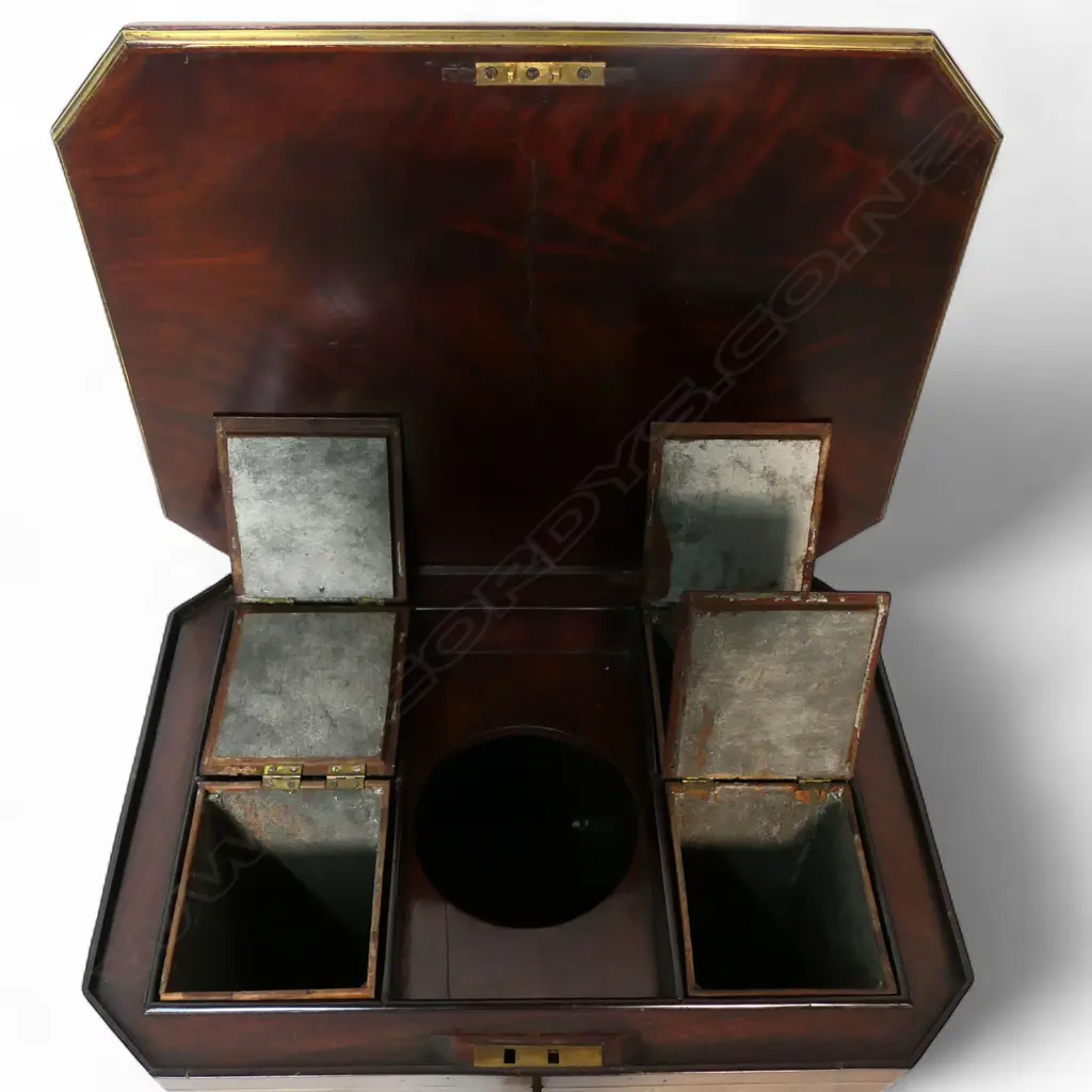 A Regency flame mahogany brass inlaid teapoy, Image 1++