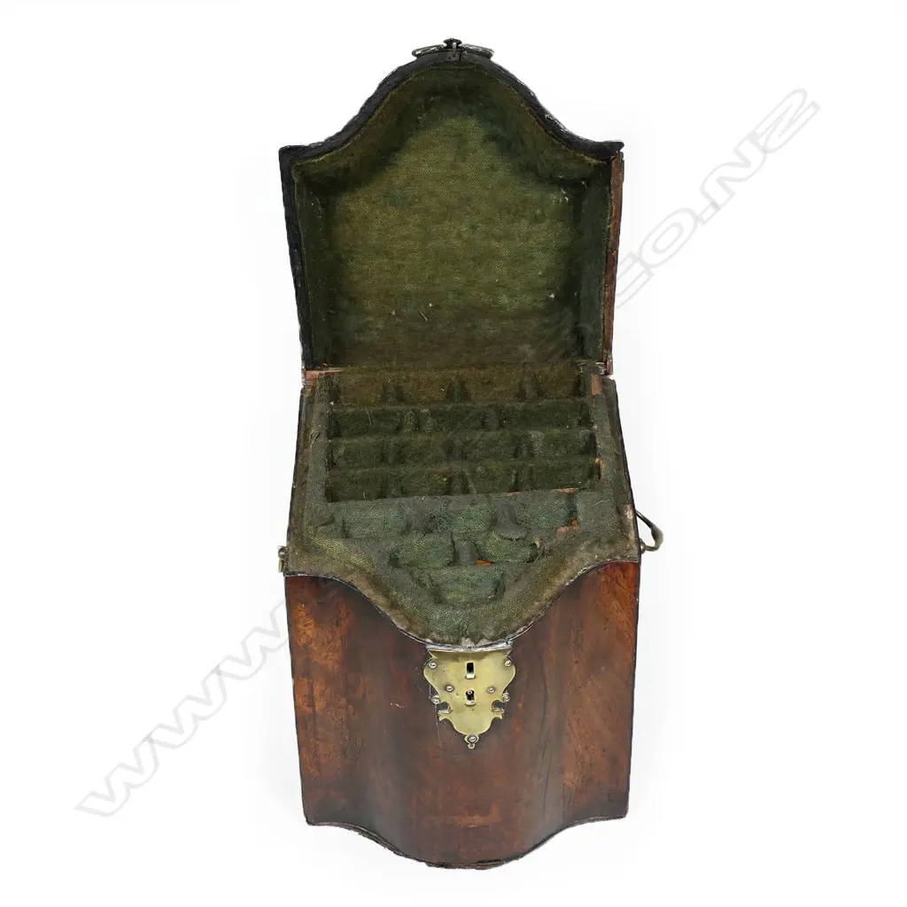 A Georgian mahogany knife box, Image 1++