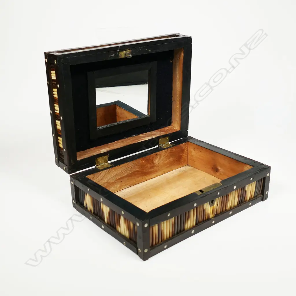 An early 20thC porcupine quill box, Image 1++