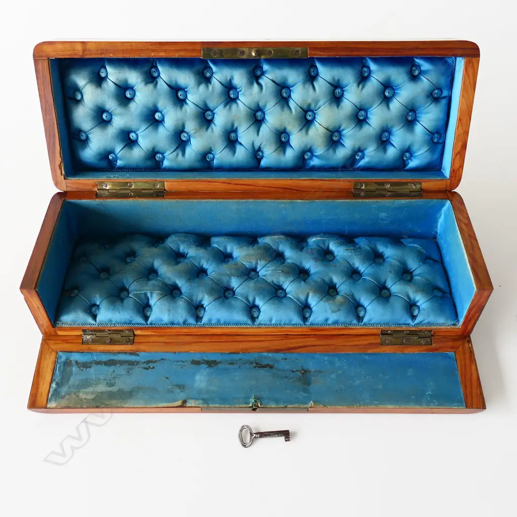 A quality Victorian amboyna wood and inlaid long jewel box, Image 1++