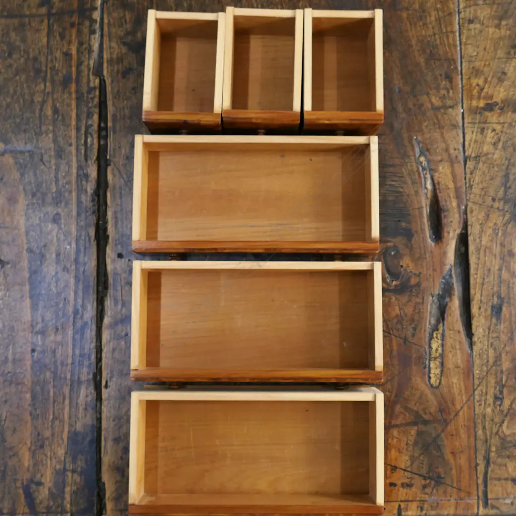 A quality craftsman made New Zealand woods apprentice type chest by Nick Johns (Auckland), Image 1++