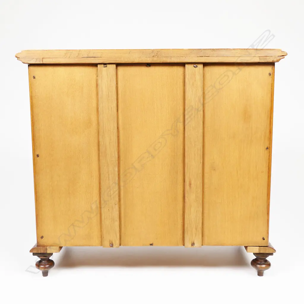 A quality craftsman made New Zealand woods apprentice type chest by Nick Johns (Auckland), Image 1++