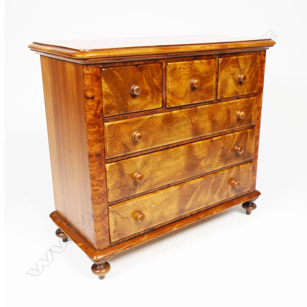 A quality craftsman made New Zealand woods apprentice type chest by Nick Johns (Auckland), Image 1++