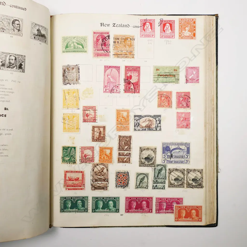 A good old large stamp album with world collection, Image 1++