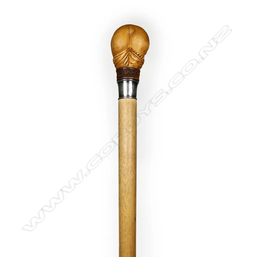 A walking stick with carved handle, Image 1++