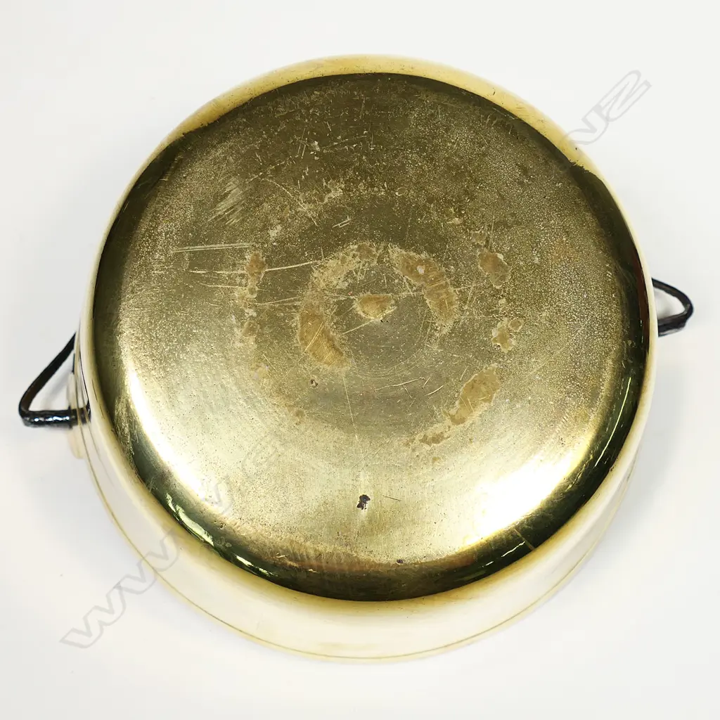 A 19thC European brass and copper ash pot (doofpot), Image 1++