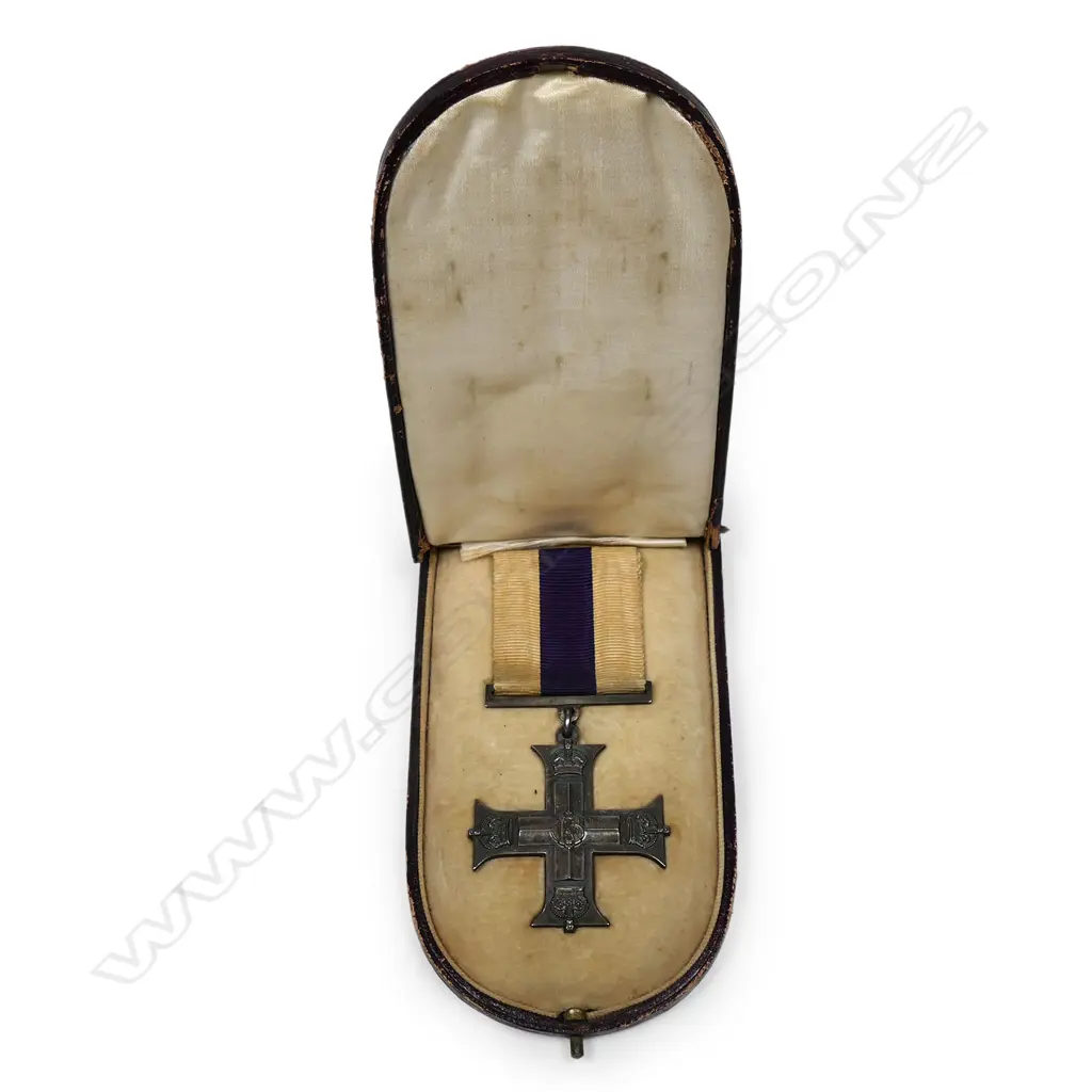 A WW1 Military Cross awarded to Stuart D Webb, Image 1++