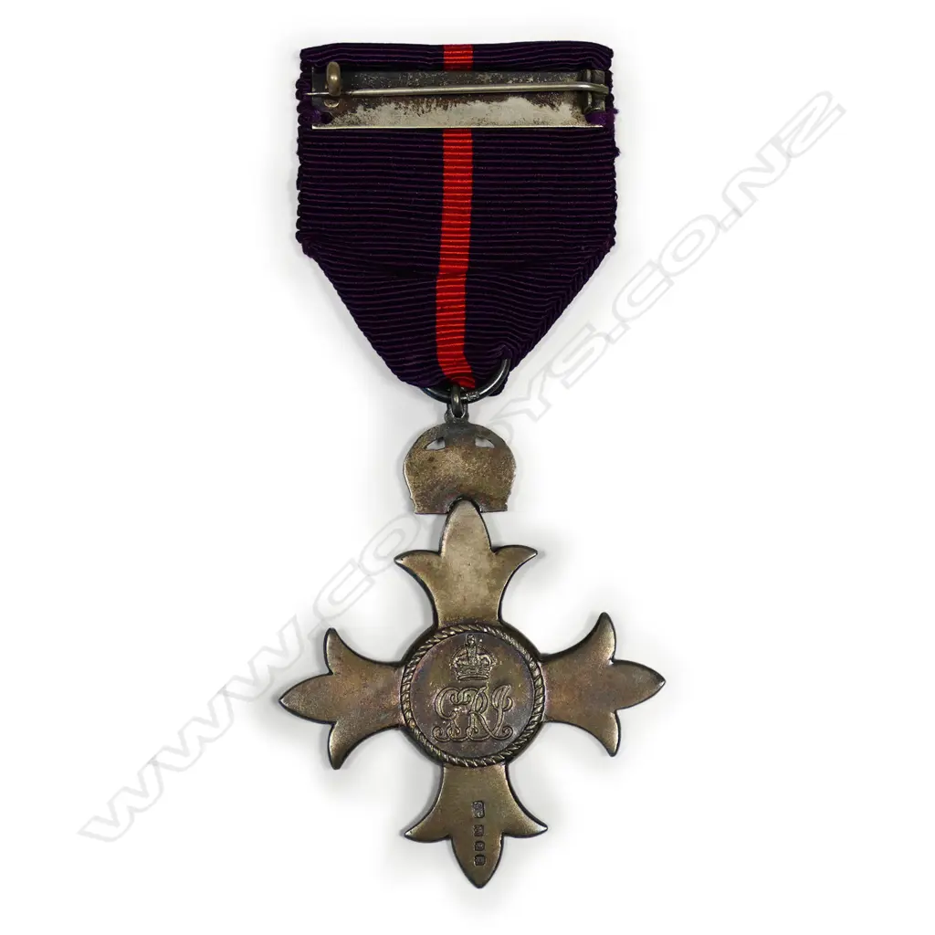 An MBE (Military) cased medal - hallmarked London 1919. Image 1++
