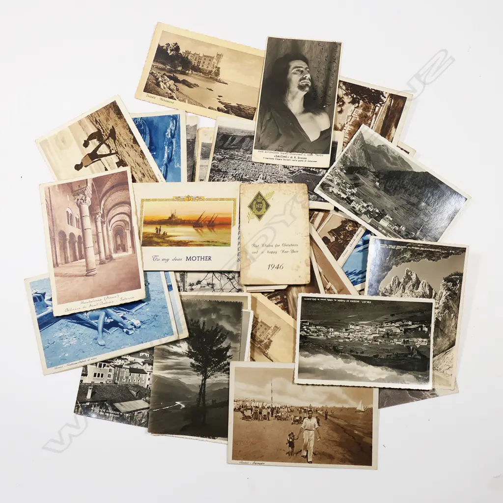 A collection of WWI and WWII New Zealand father and son military ephemera, Image 1++