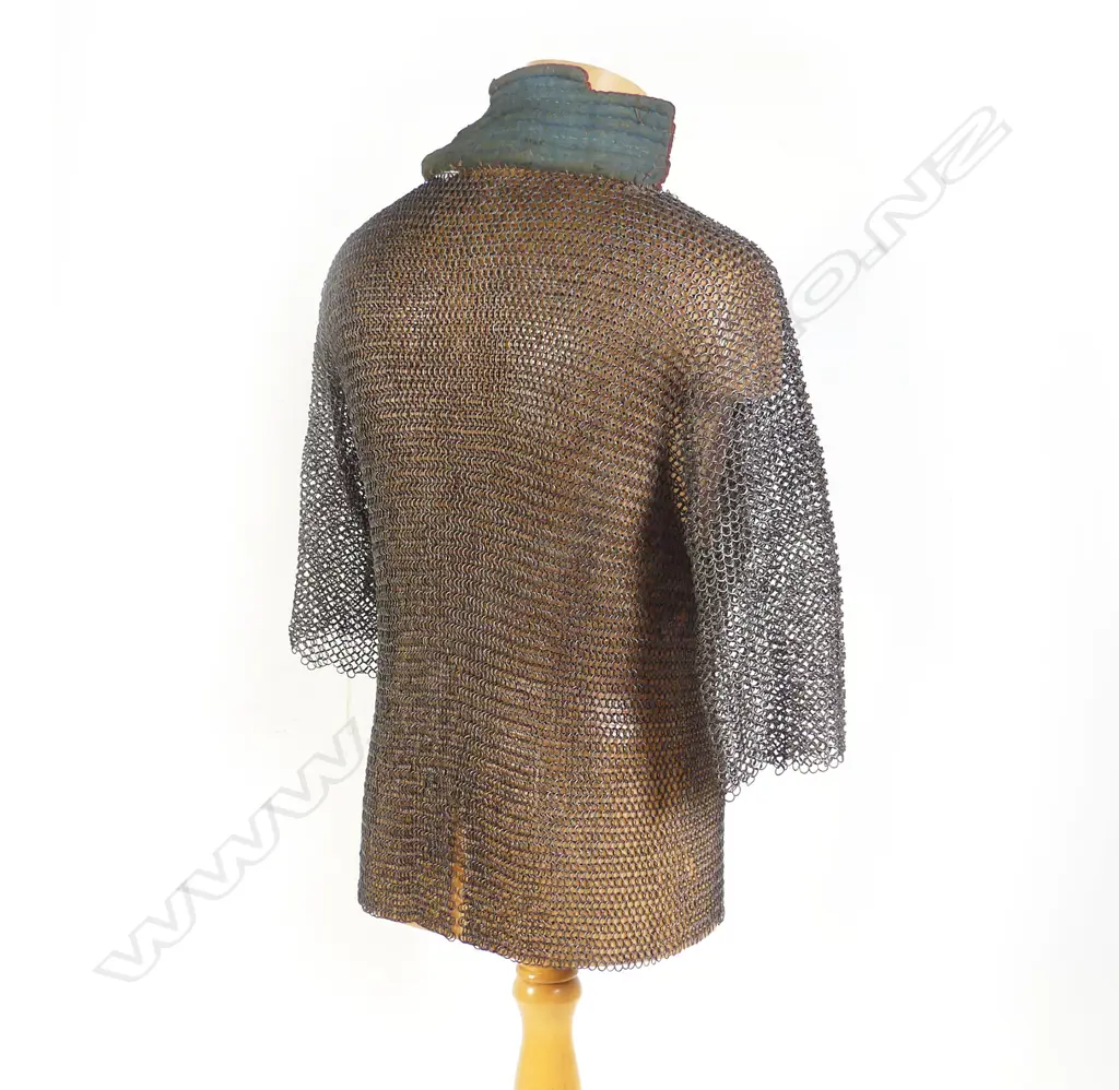 A late 18th/early 19thC Indo Persian chain mail armour shirt, Image 1++