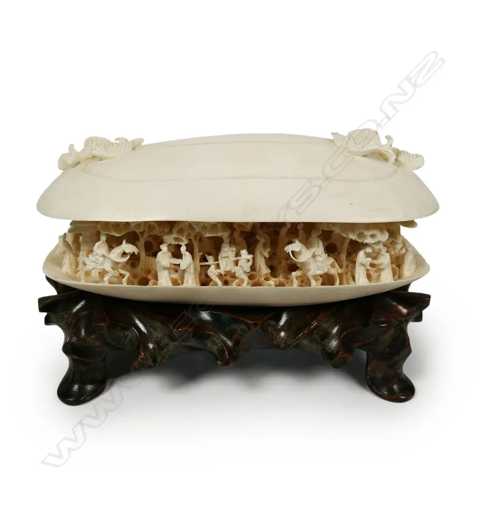 A large ivory dream shell, Image 1++