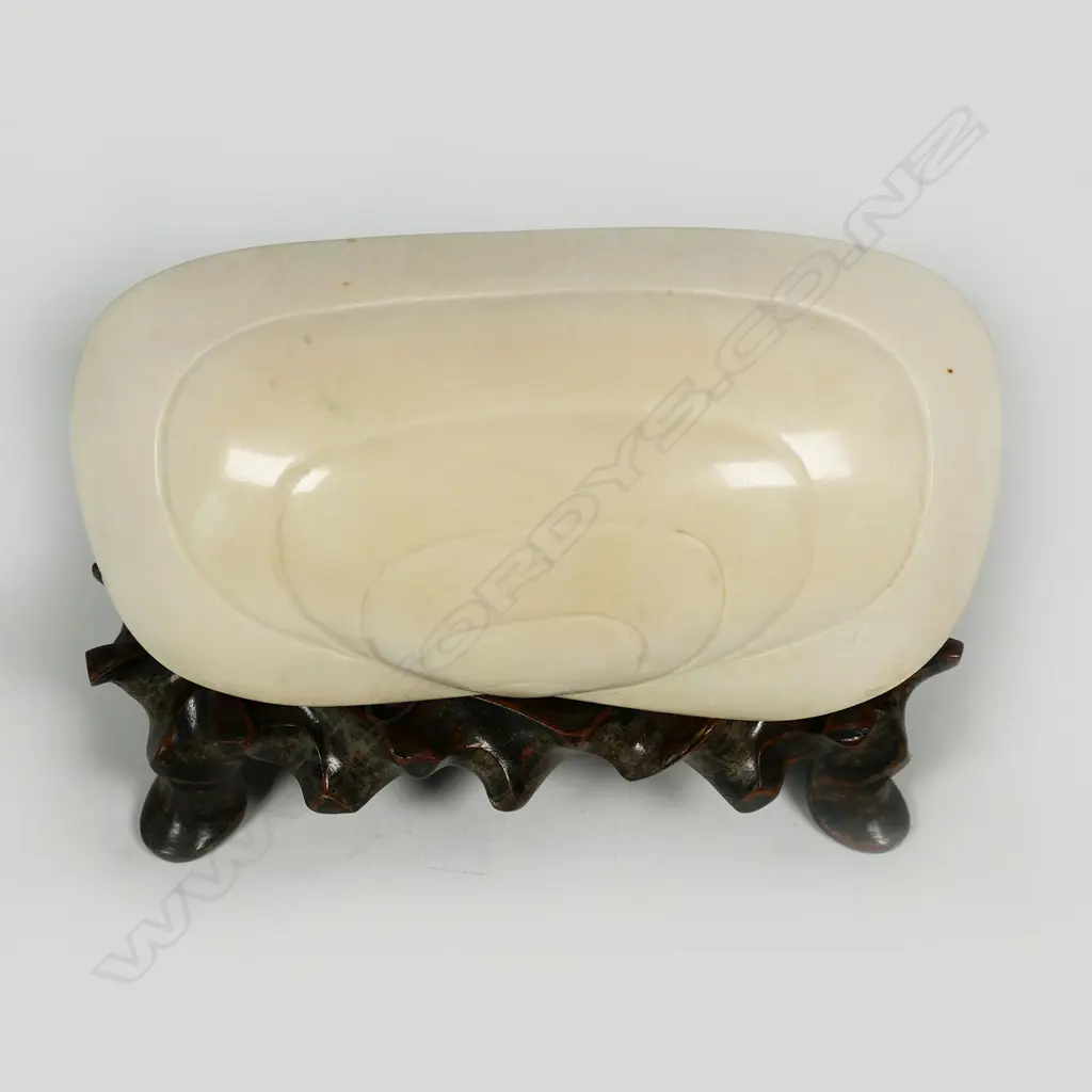 A large ivory dream shell, Image 1++