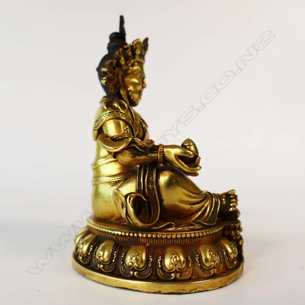 A Chinese gilt bronze Buddha, Image 1++