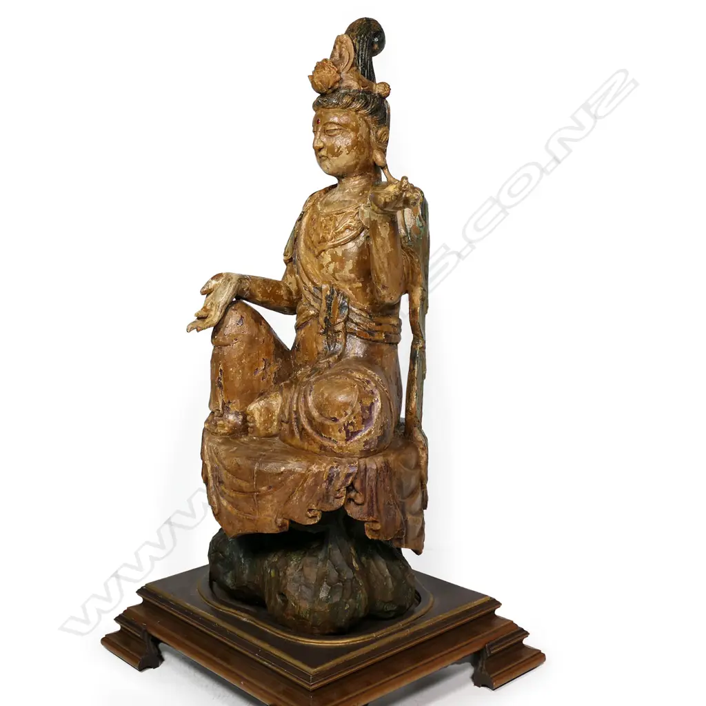 A 19thC wooden statue of Guan Yin, Image 1++