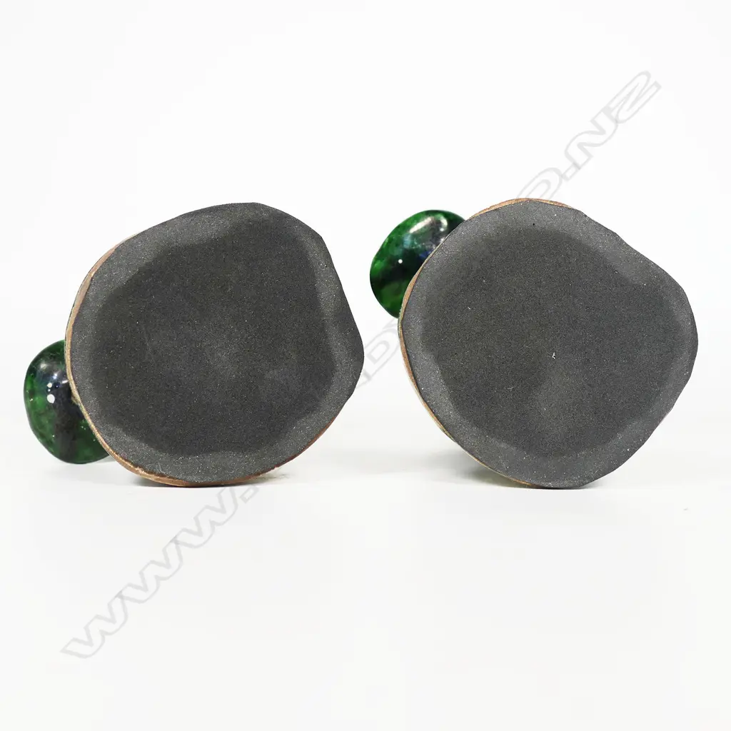 A pair of vintage Chinese green sancai glazed pottery parrots, Image 1++