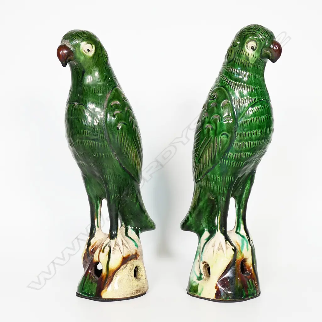A pair of vintage Chinese green sancai glazed pottery parrots, Image 1++