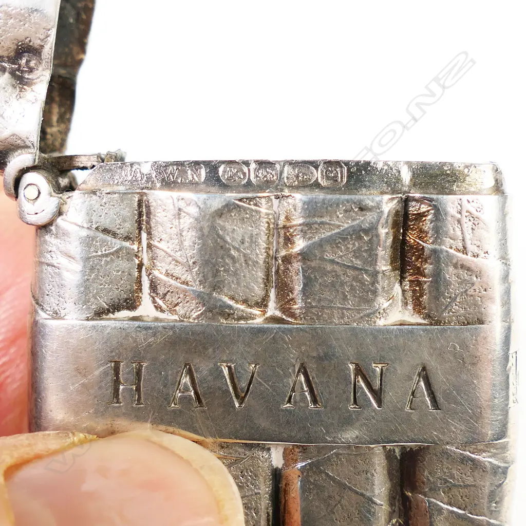 A Victorian silver novelty 'Havana' cigar vesta, Image 1++