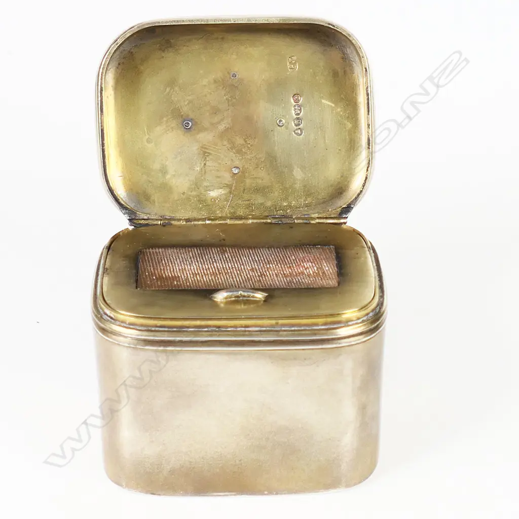 A quality Victorian gilded silver table vesta, Image 1++