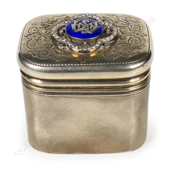 A quality Victorian gilded silver table vesta,