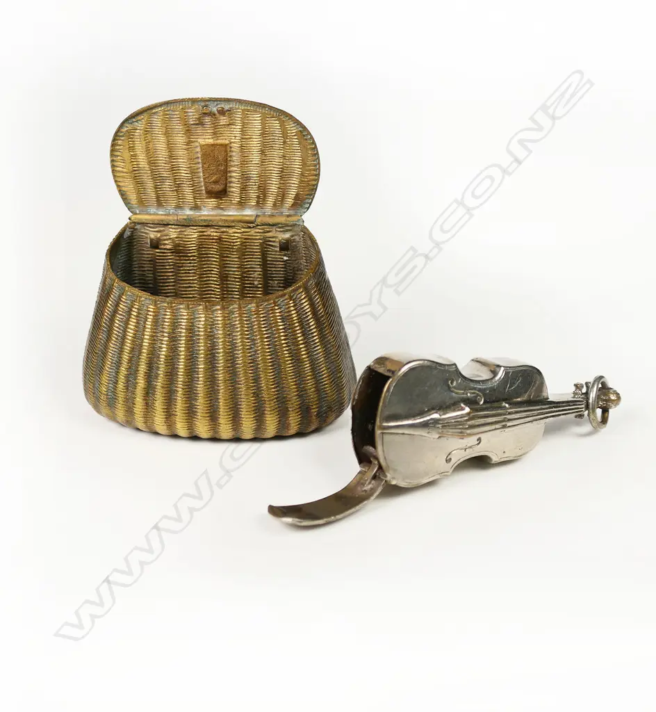 Two antique novelty vestas, Image 1++