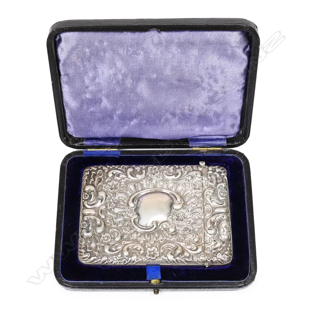 An Edwardian silver embossed quality card case in original Morocco leather box, Image 1++