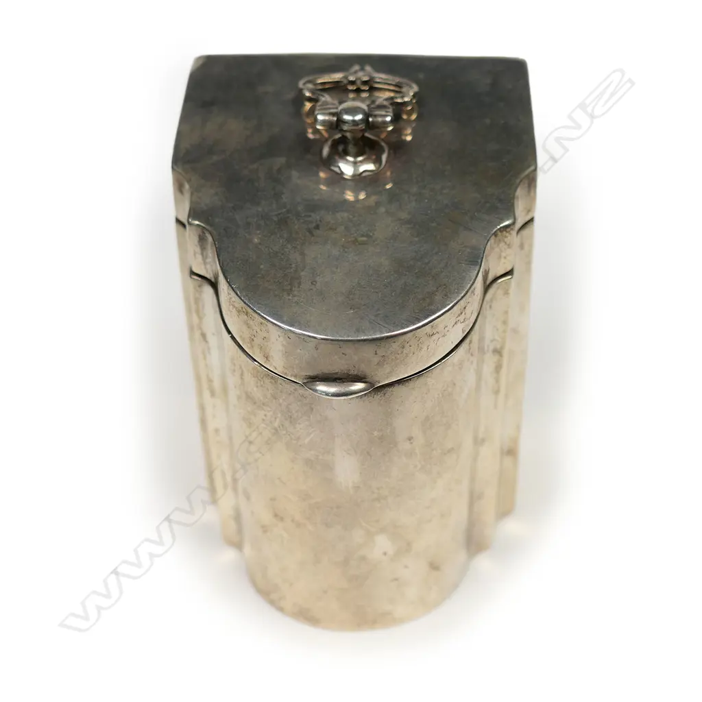 A Victorian silver novelty tea caddy, Image 1++