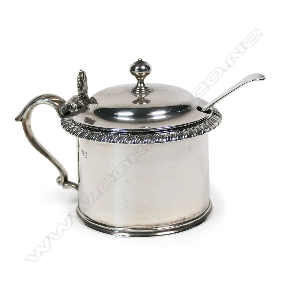 A William IV silver mustard pot, Image 1++