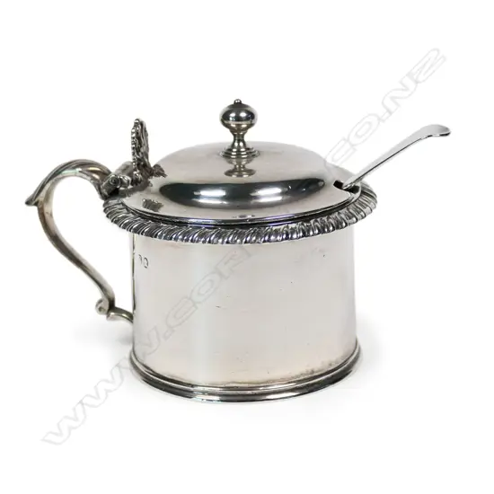A William IV silver mustard pot,