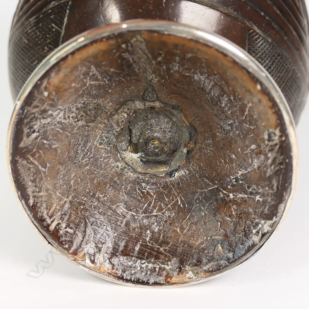 A George IV silver mounted coconut cup, Image 1++