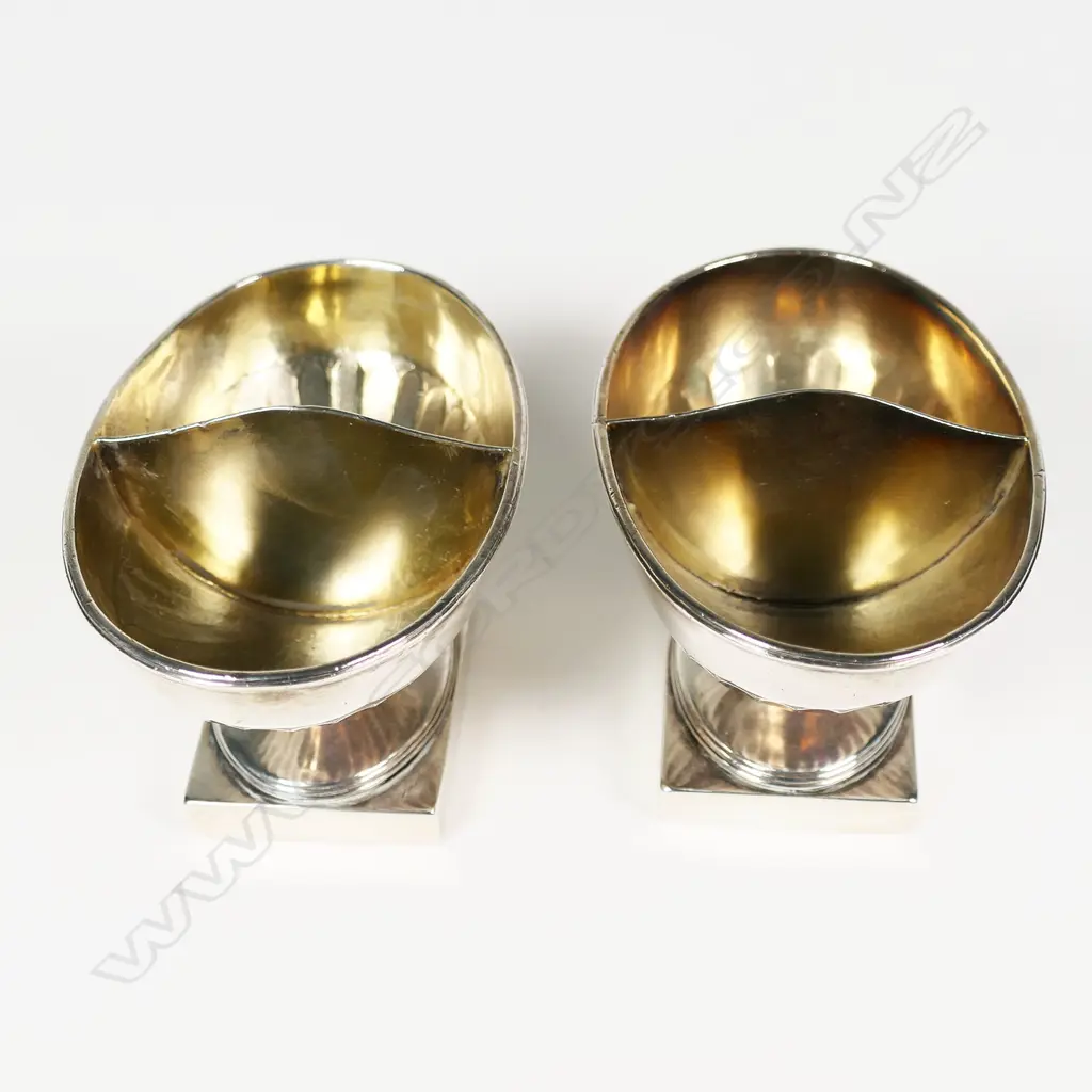 A pair of George III silver salts, Image 1++