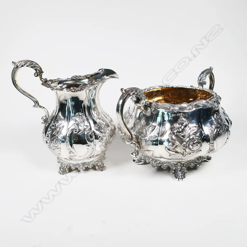 A William IV silver pair of sugar bowl and cream jug, Image 1++