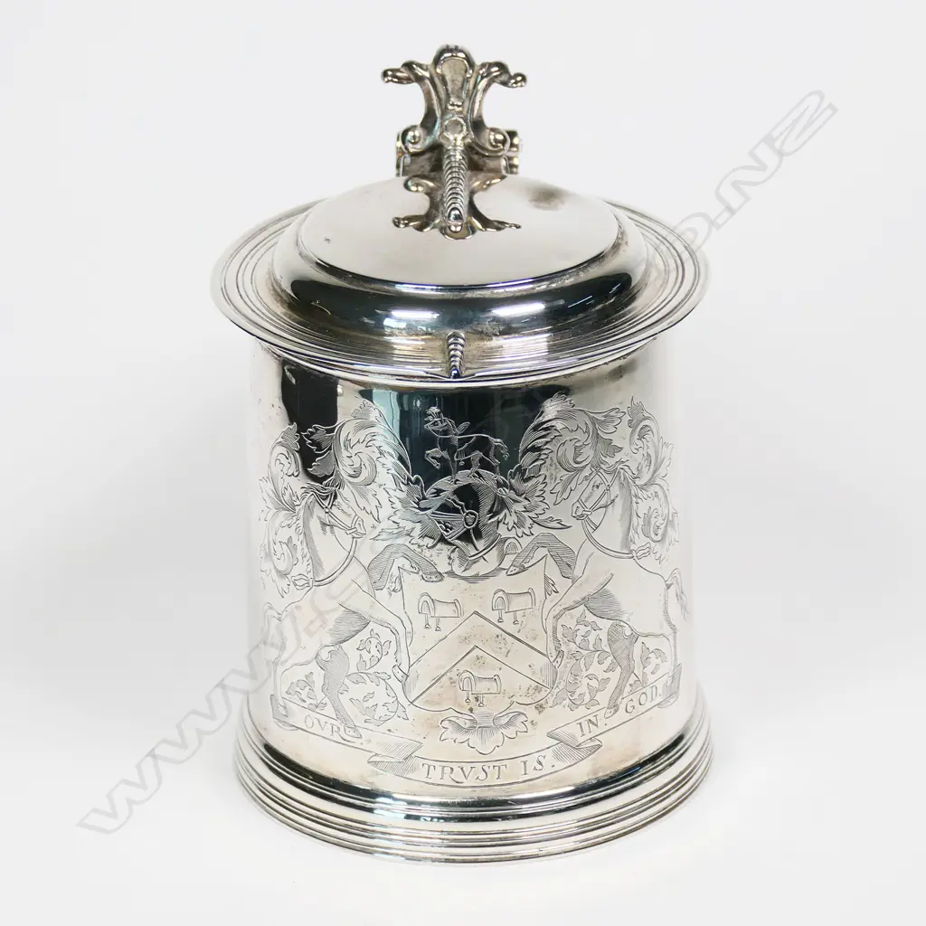 A Victorian silver tankard, Image 1++