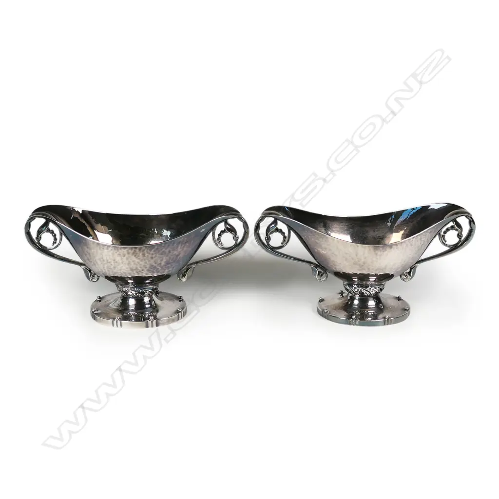 A pair of vintage Georg Jensen pattern 71A silver sauce boats, Image 1++