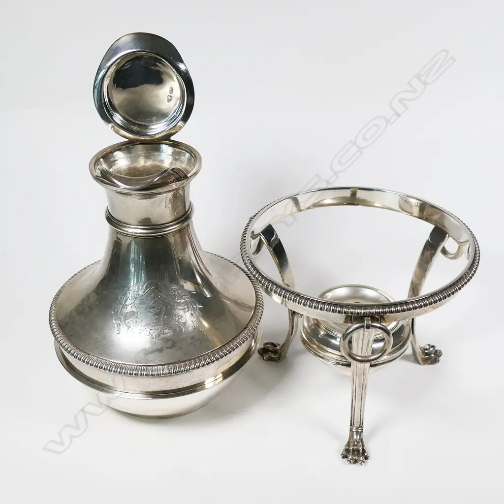 A George III silver hot water jug, stand and burner by Paul Storr, Image 1++