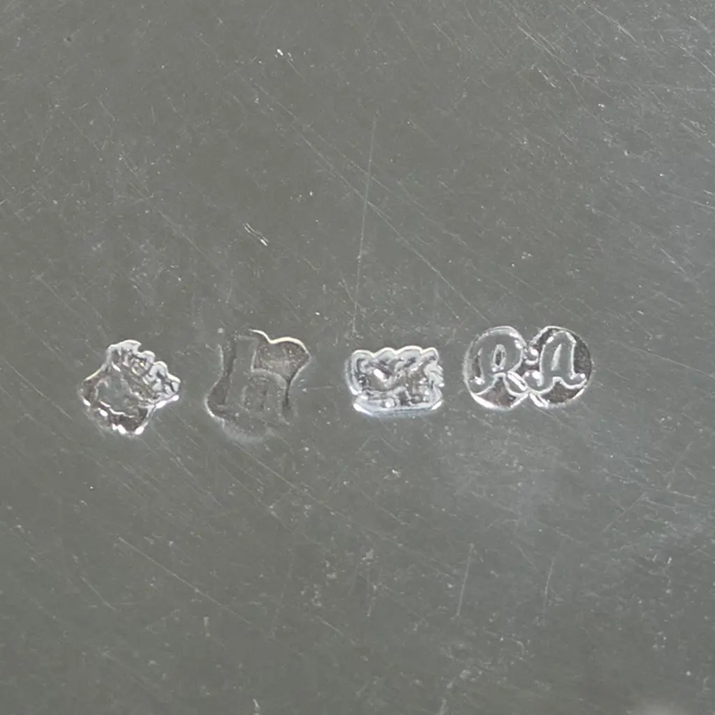 A George II silver waiter, Image 1++