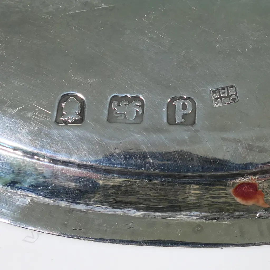 A George III silver elegant waiter, Image 1++