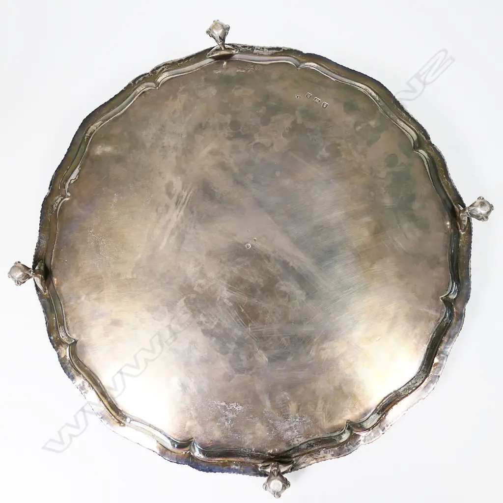 A George II silver salver, Image 1++