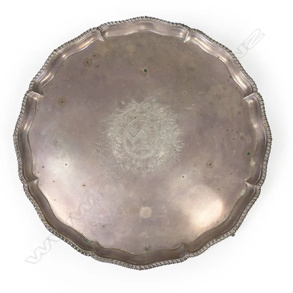 A George II silver salver, Image 1++